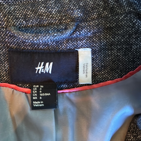 H&M Blazer - Picture 2 of 6